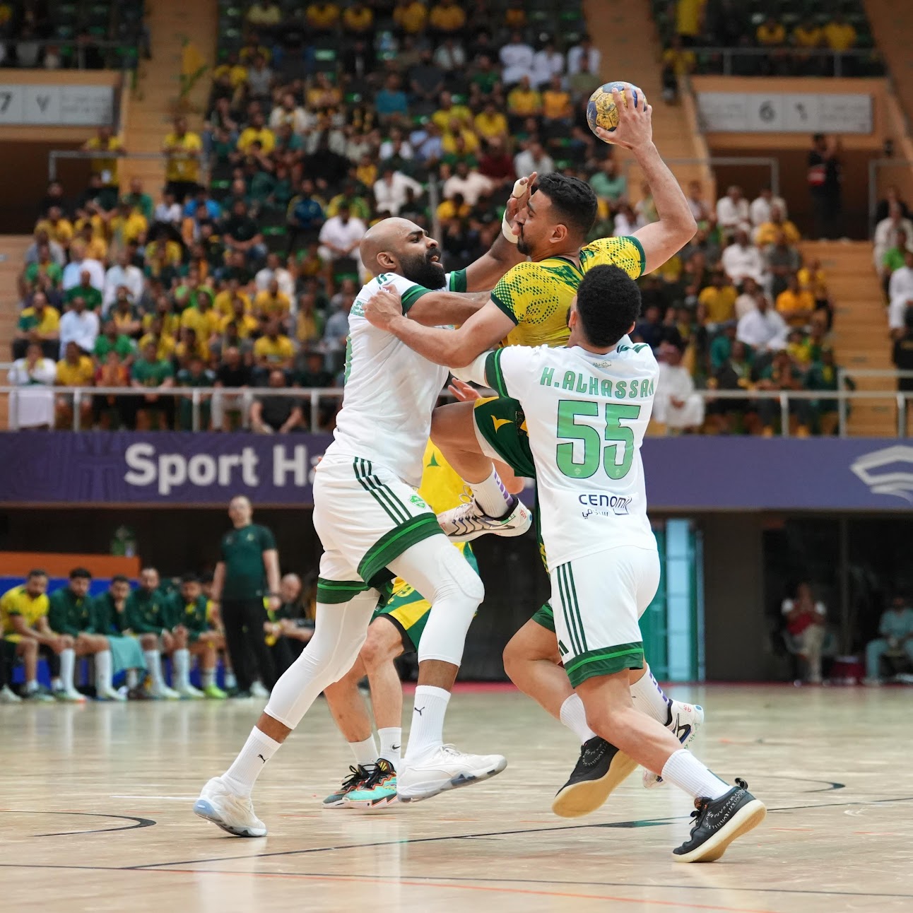 تأهل الزلفي والوحدة والنور والخليج إلى نصف نهائي كأس الاتحاد السعودي لكرة اليد