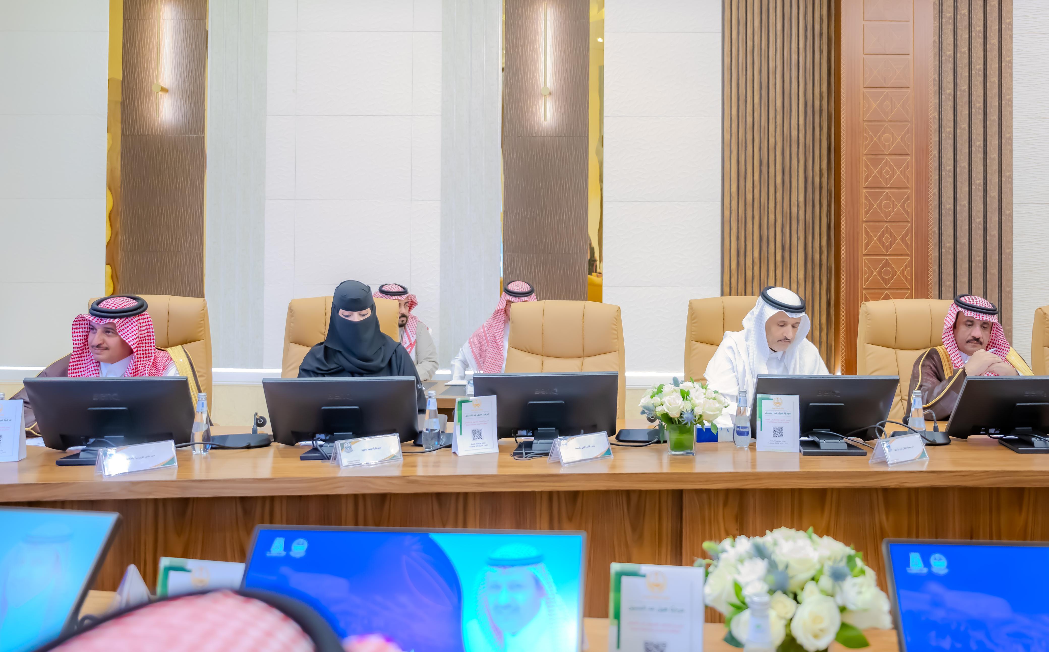 ‬ سمو أمير منطقة الباحة يرأس الإجتماع الأول للجنة الإشرافية العليا لصيف الباحة