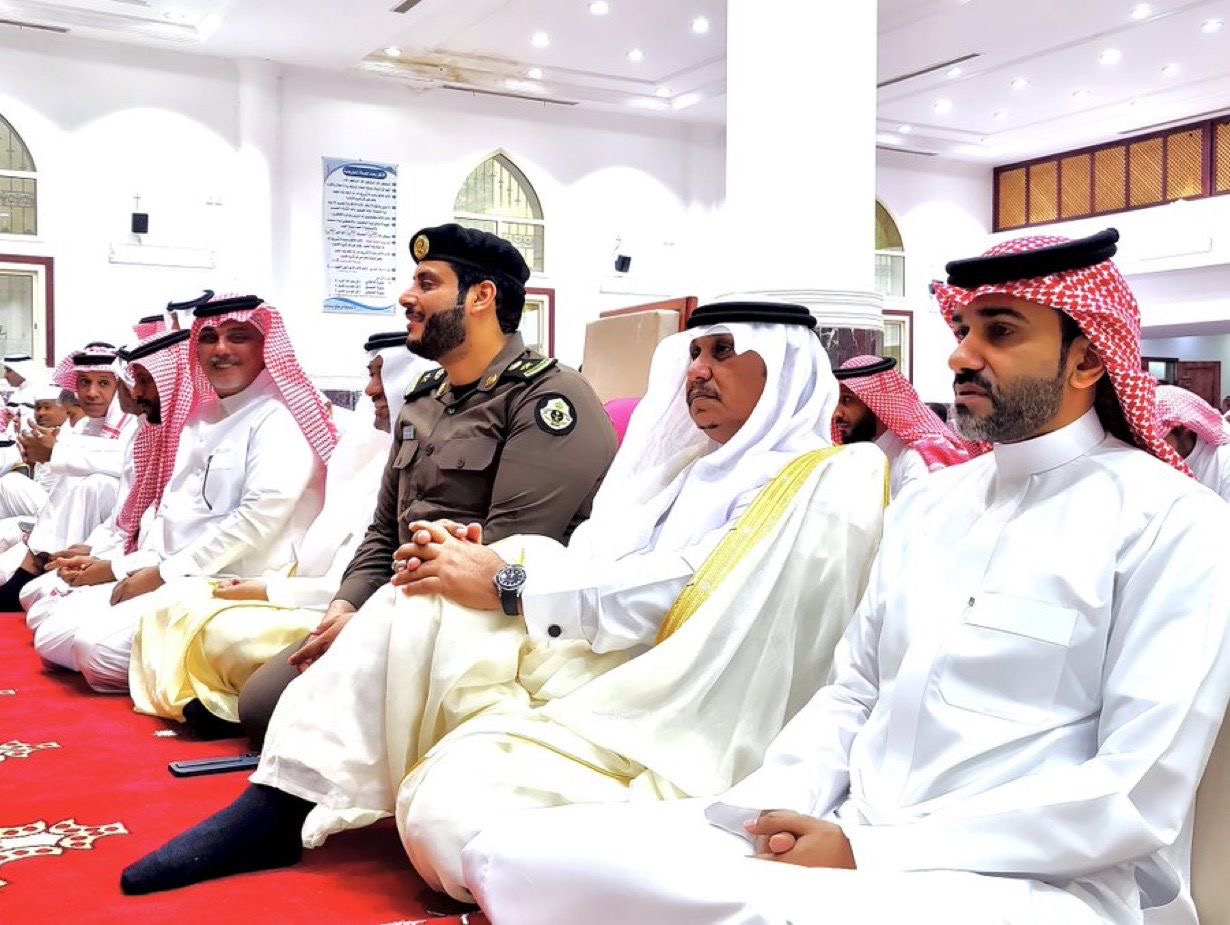 جموع المصلين بمحافظة المخواة يؤدون صلاة عيد الأضحى المبارك 1446هـ بجامع الإمام البخاري