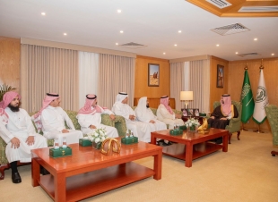 نائب أمير منطقة الجوف يلتقي رئيس وأعضاء مجلس إدارة جمعية البِر الخيرية