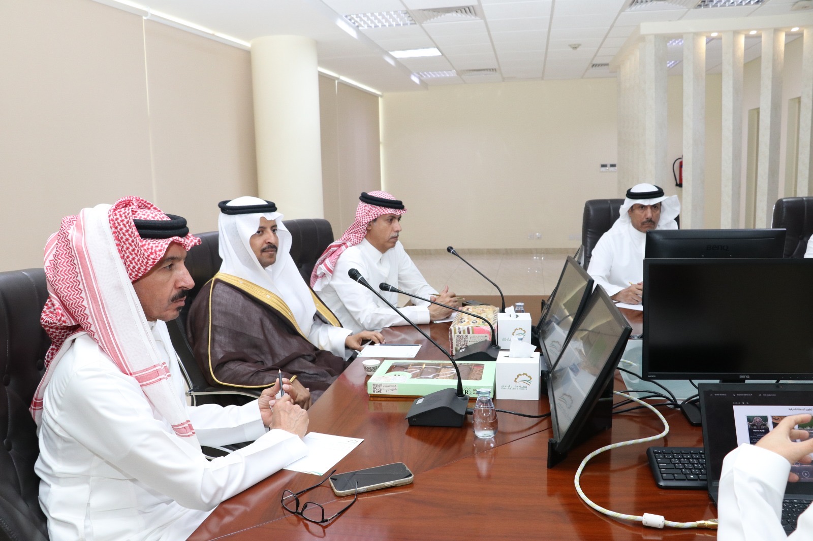 غرفة حفرالباطن وهيئة تطوير الشرقية تبحثان المخطط الشامل وتعززان التعاون