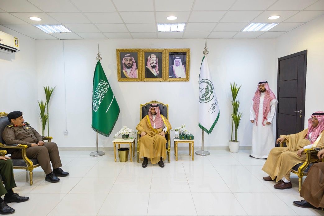 الأمير متعب بن مشعل بن بدر يلتقي مديري الإدارات الأمنية في محافظة طبرجل