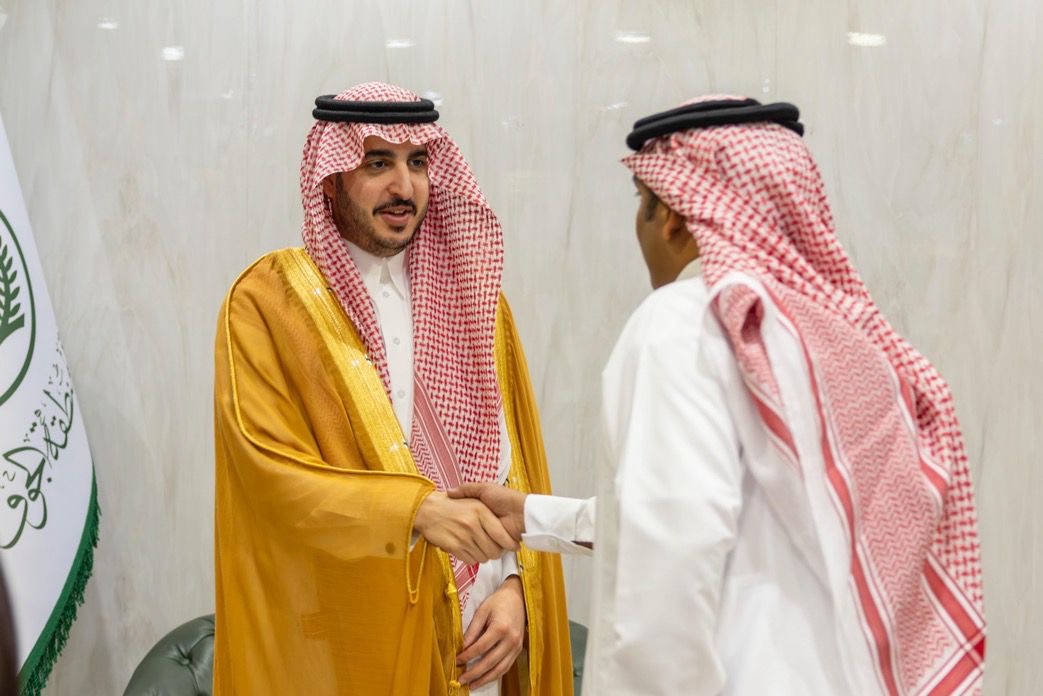 الأمير فيصل بن نواف بن عبدالعزيز يستقبل مديري القطاعات الخدمية بمحافظة طبرجل