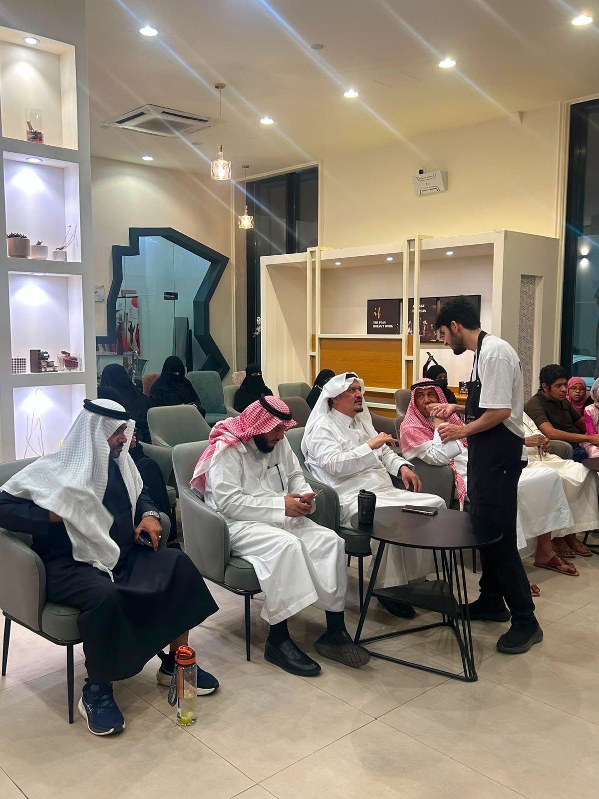 فرع منصة قامات الثقافية بالمدينة المنورة ينظم أمسية «حكاية حرف وحياة
