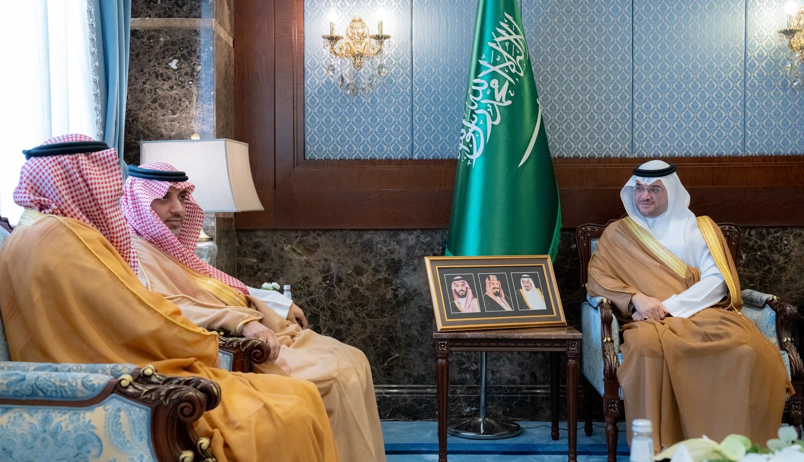 سمو محافظ الأحساء يستقبل وكيل وزارة البلديات والاسكان