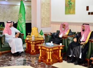 مدير هيئة الأمر بالمعروف بالباحة يلتقي مدير عام التعليم بالمنطقة